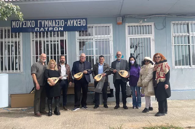 Προσφορά του Γιώργου Τελώνη στο Μουσικό Σχολείο Πατρών